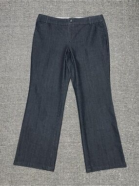 intro. Wide-Leg Jeans